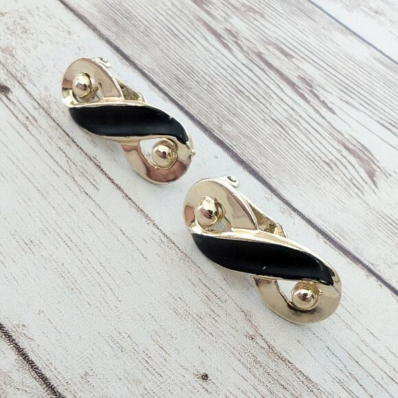 Vintage Clip On Earrings Black & Gold Tone Earrings - Fair Condition - Picture 2 of 7